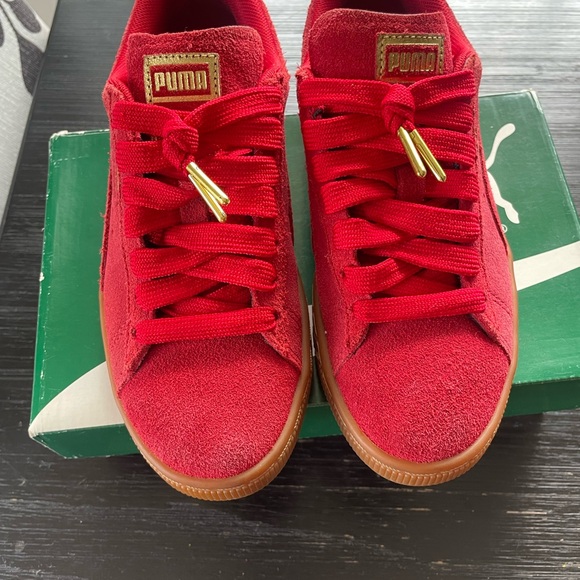 Women Puma suede shoes - Picture 6 of 7